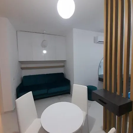 Lux 08 דירה Vlorë