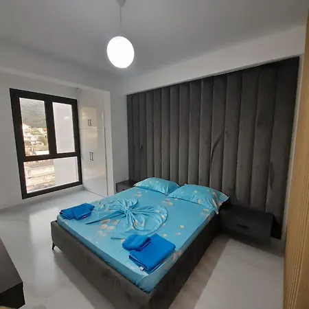 Lux 08 דירה